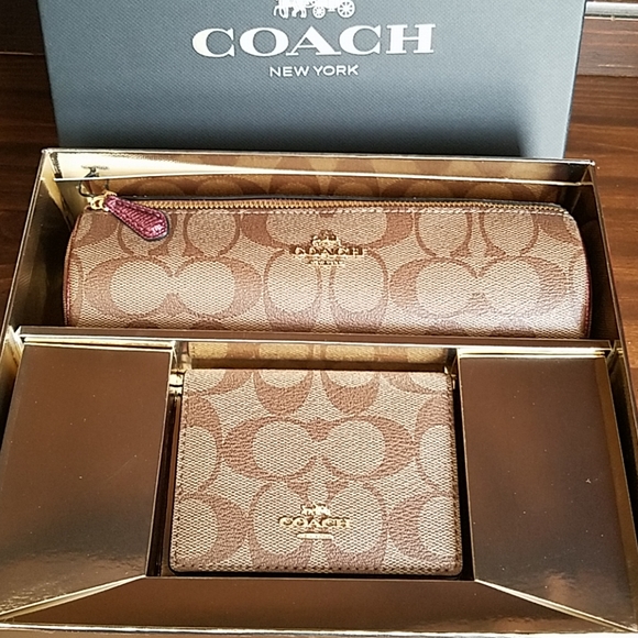 coach makeup brush holder